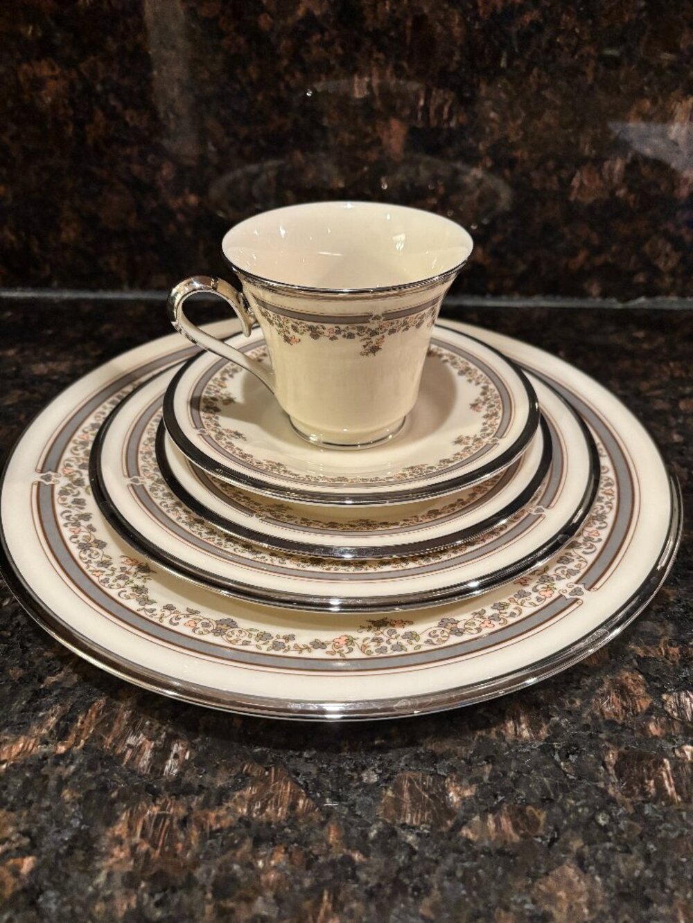 Lenox Lace Point Pattern 5-piece Diner Set
